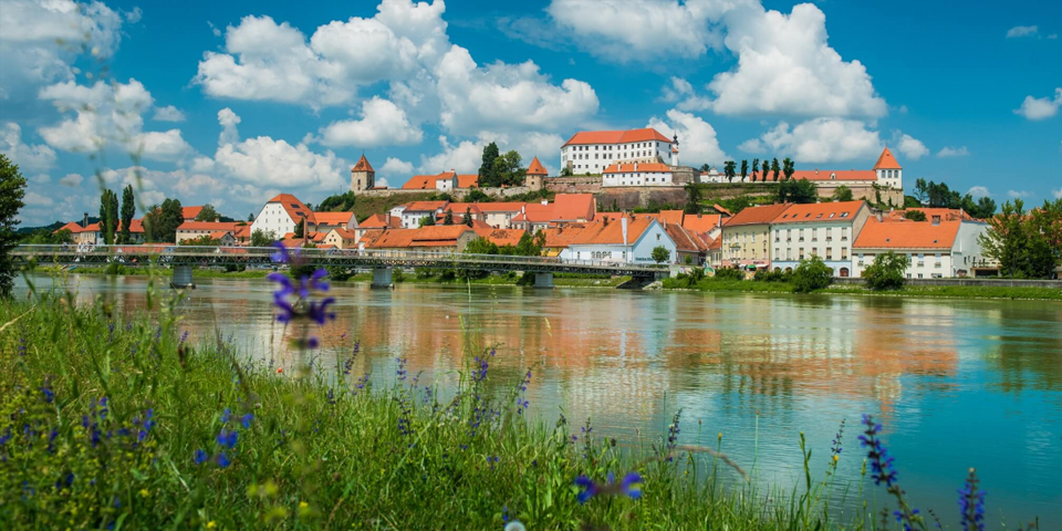Vodenje po najstarejšem mestu s turističnim vodnikom
